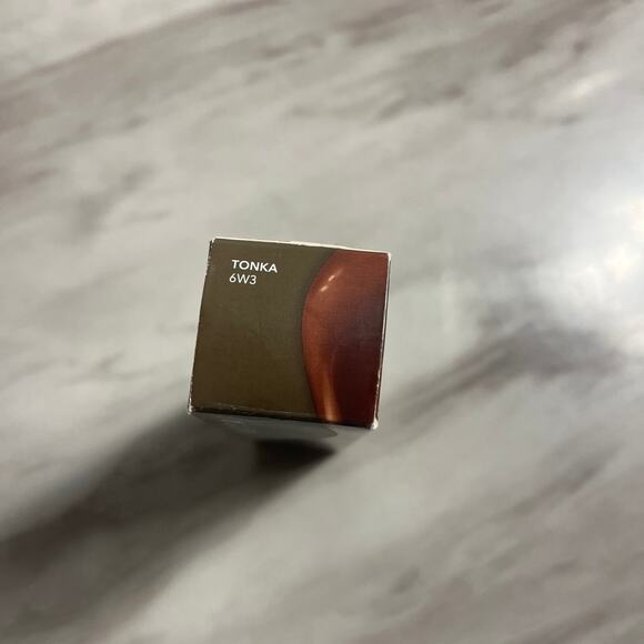 Skin Love Weightless Blur Foundation - Becca for Women - 1.23 oz Tonka - Picture 2 of 2